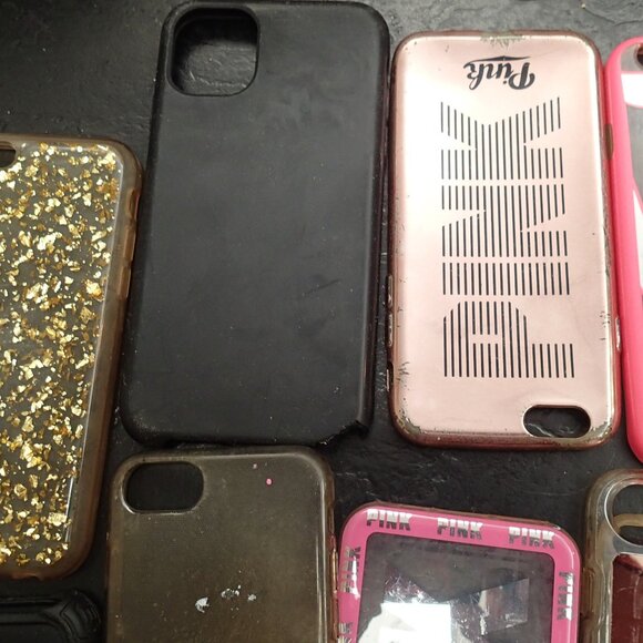 Lot of Iphone and Ipod old cases - Picture 6 of 6